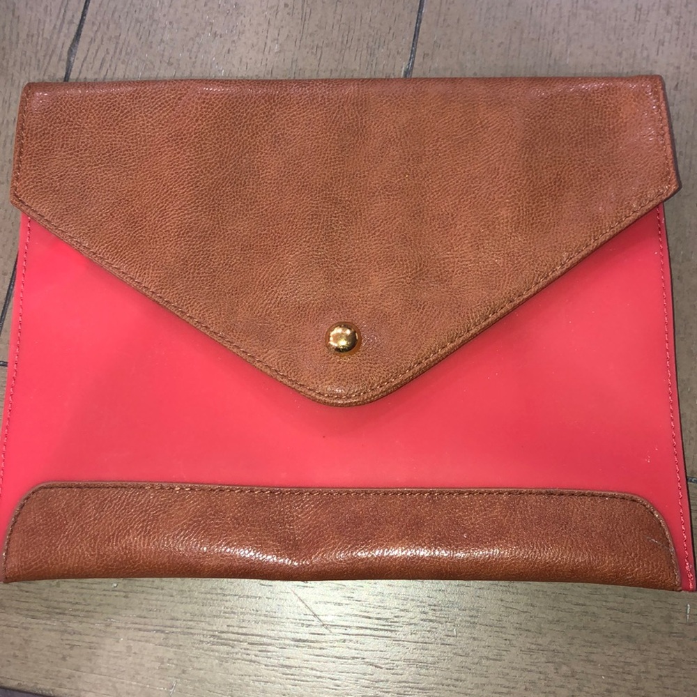 Pink/brown Clutch